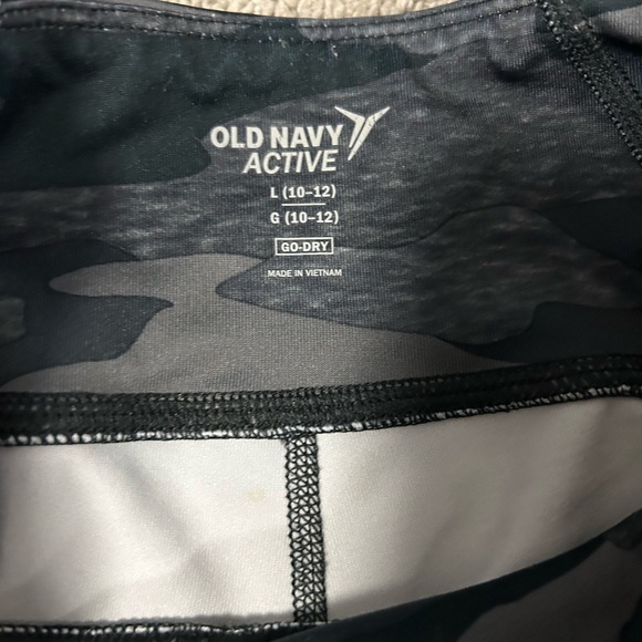 Girls old navy active wear Camo leggings - Picture 2 of 3